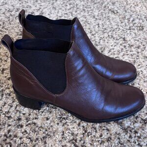 Munro Women's Shari Chelsea Boot Leather Block Heel Brown Size 7 US